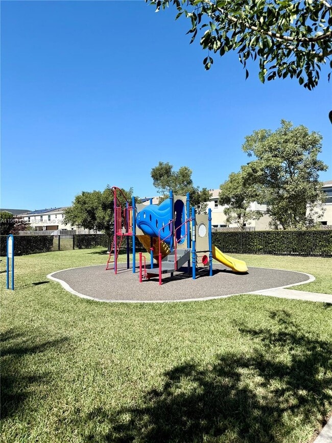 Building Photo - 487 NE 5th St