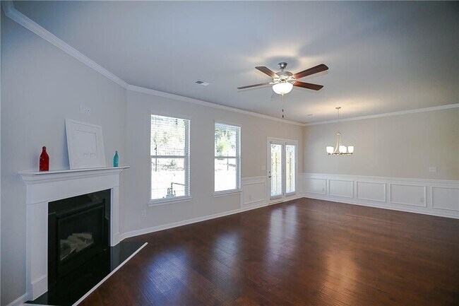 Foto del edificio - 2304 Shetley Creek Dr