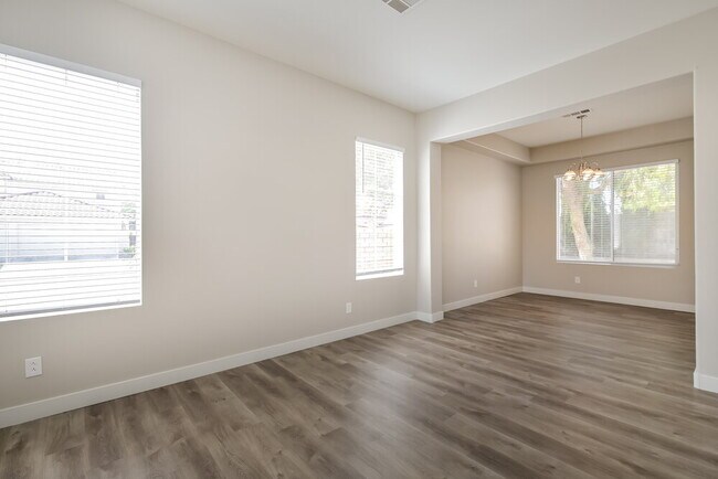 Foto del edificio - 354 Velino Ave