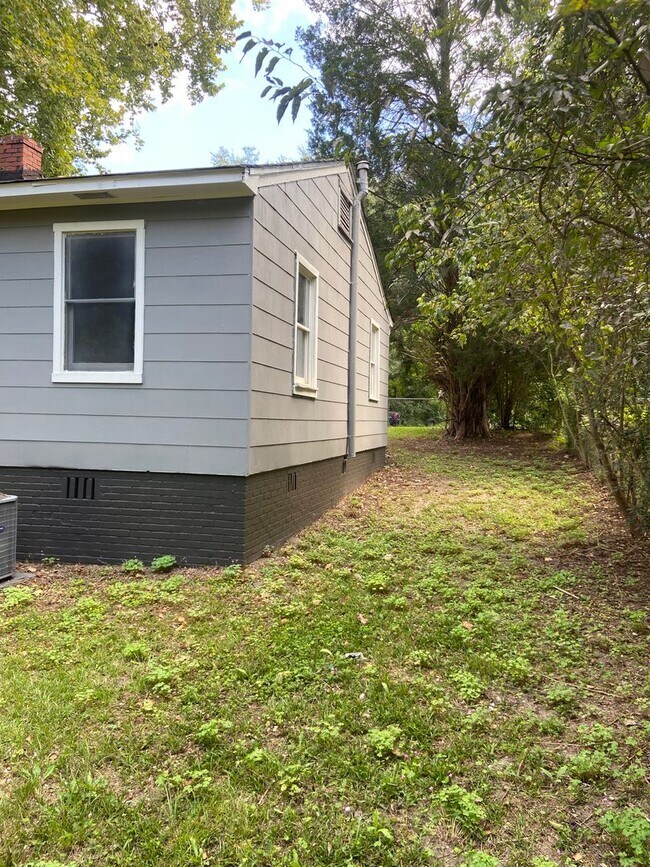 Foto del edificio - **UPCOMING**2 Bedroom / 1 Bathroom Home for Rent in East Columbus***