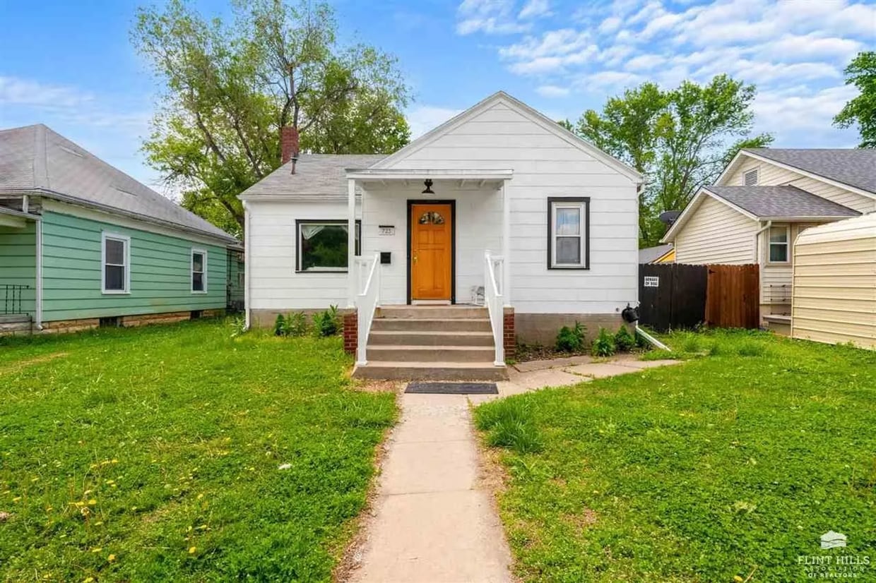 Foto principal - Charming Single Family Home!