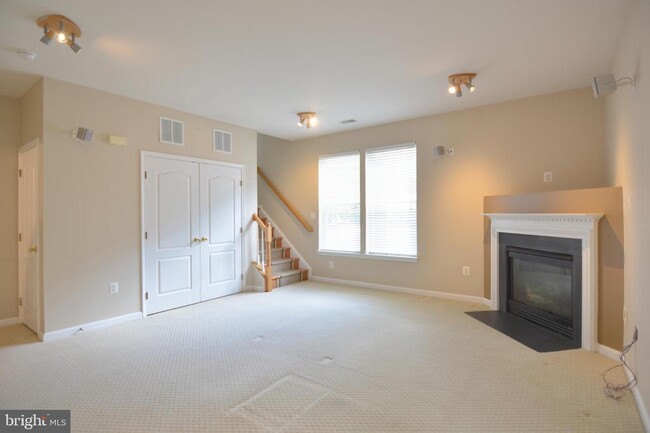 Building Photo - 13991 Sawteeth Way