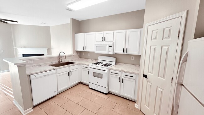 Foto del edificio - 3389 Hidden Cove Cir