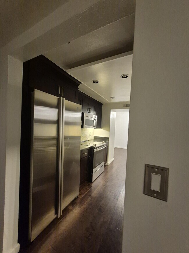 Foto del edificio - 600 W 9th St