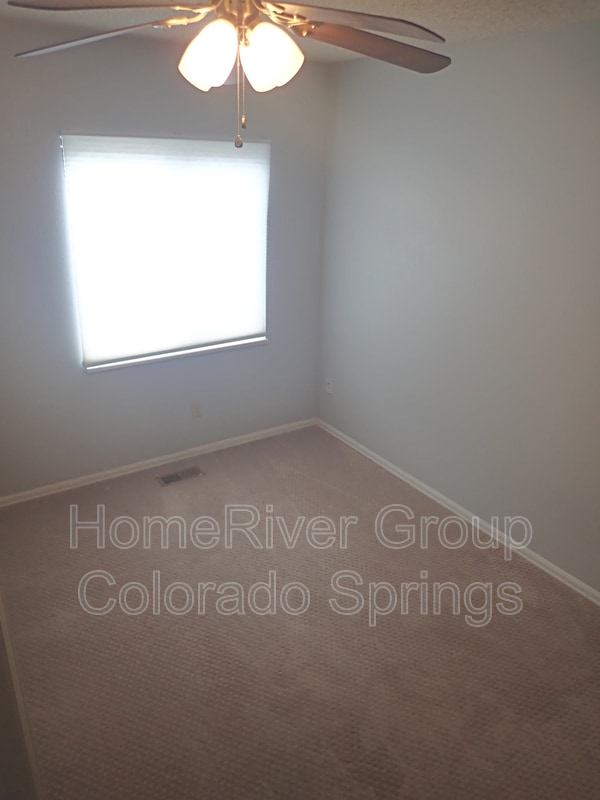 Foto del edificio - 5120 Bradley Cir