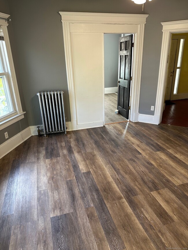 Building Photo - 2 Westland St