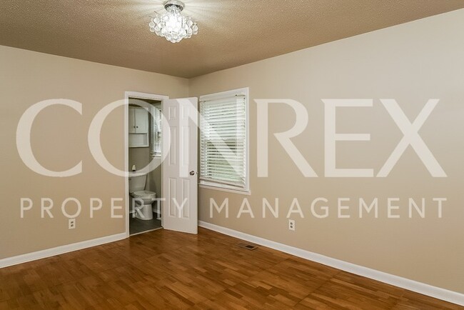 Building Photo - Welcome Home! Beautiful 3 Bedroom!