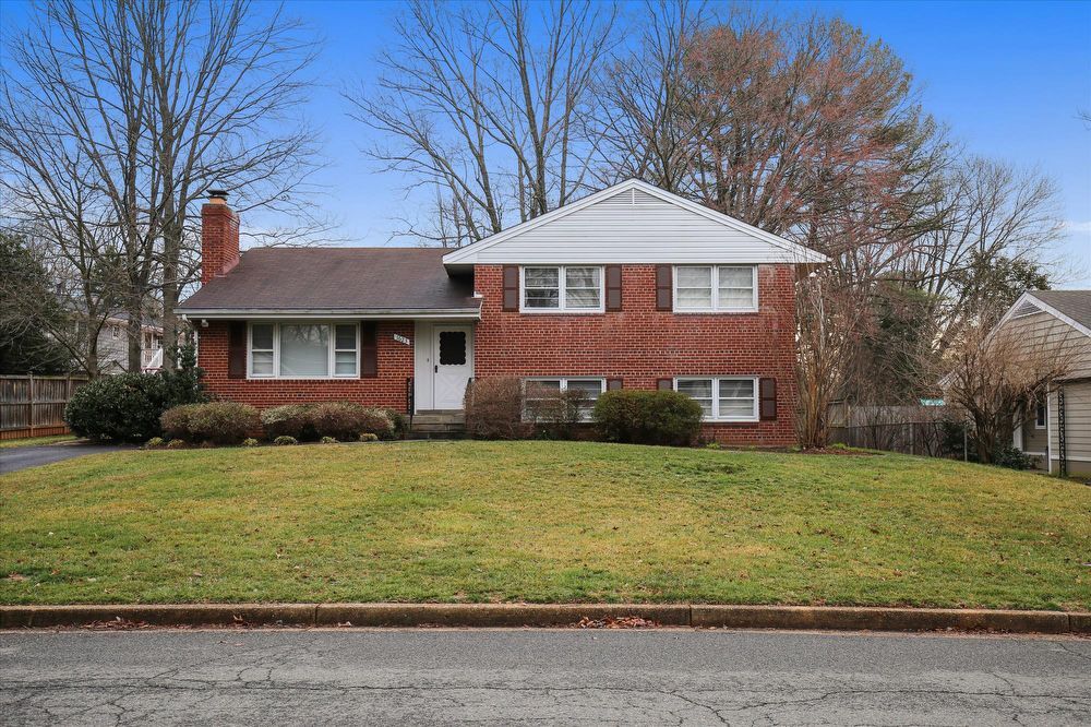 Heart of McLean House Rental in McLean, VA