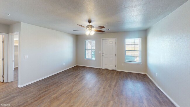 Foto del edificio - 2 br, 1 bath Triplex - 121 South A Street 121