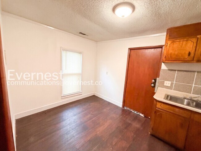 Foto del edificio - 1233 Elm Ave