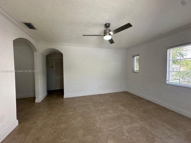 Building Photo - 3233 S Le Jeune Rd