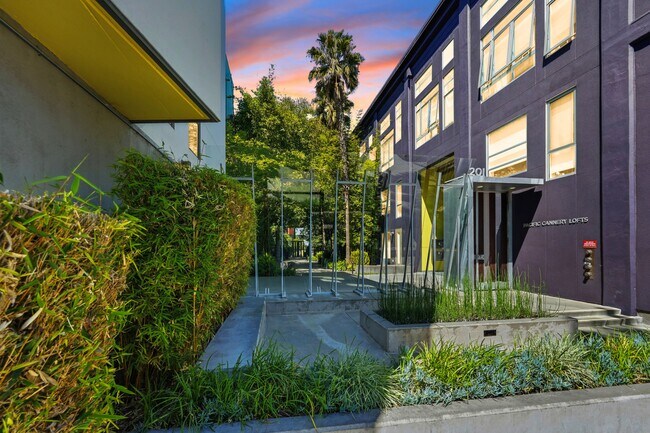 Foto del edificio - 1201 Pine St