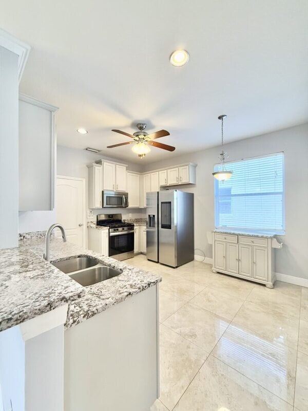 Building Photo - 15127 Skip Jack Loop