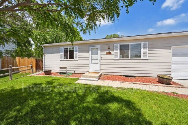 Photo - 10444 Hoyt Ct House