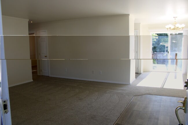 Building Photo - 1497 Trisha Way