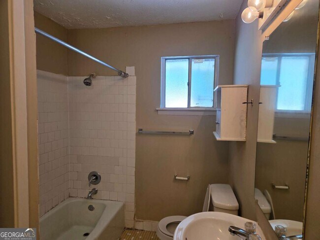 Foto del edificio - 897 6 Oaks Cir