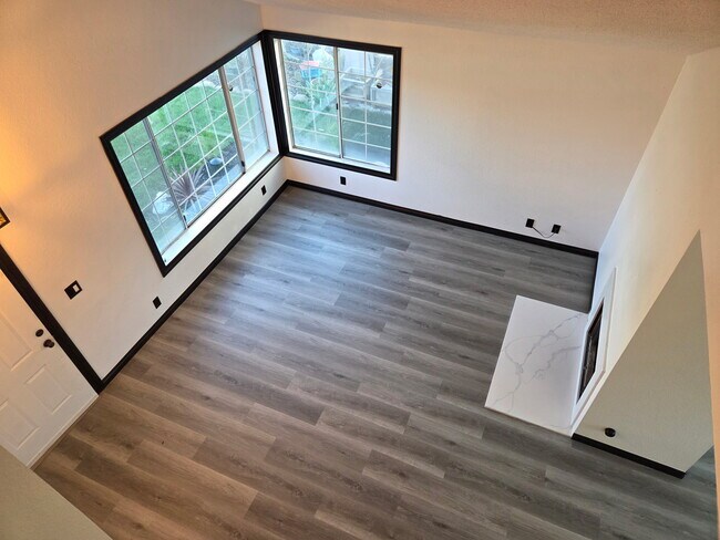 Building Photo - 4728 Katrina Pl