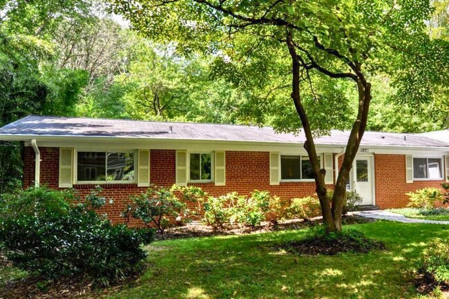 Building Photo - 6700 Persimmon Tree Rd