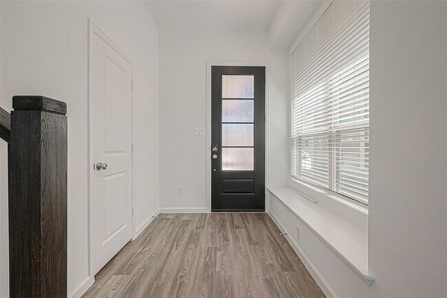 Building Photo - 5554 Amber Brook Ln
