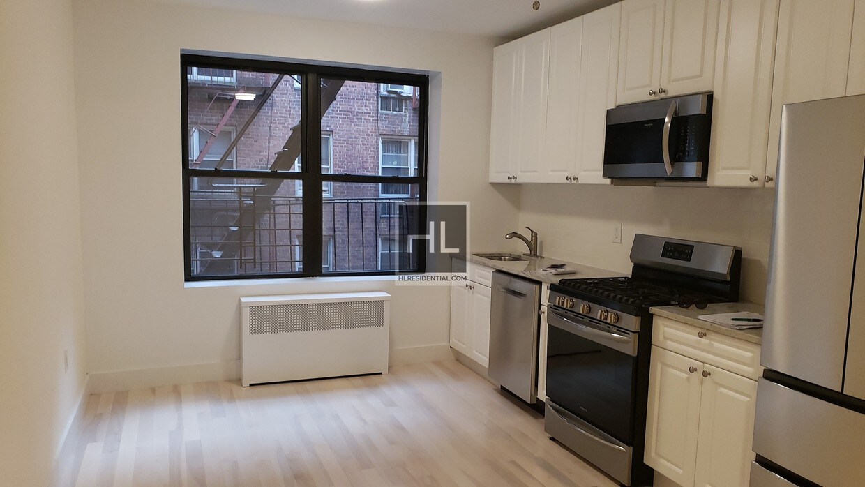 Foto principal - 140 Clarkson Ave