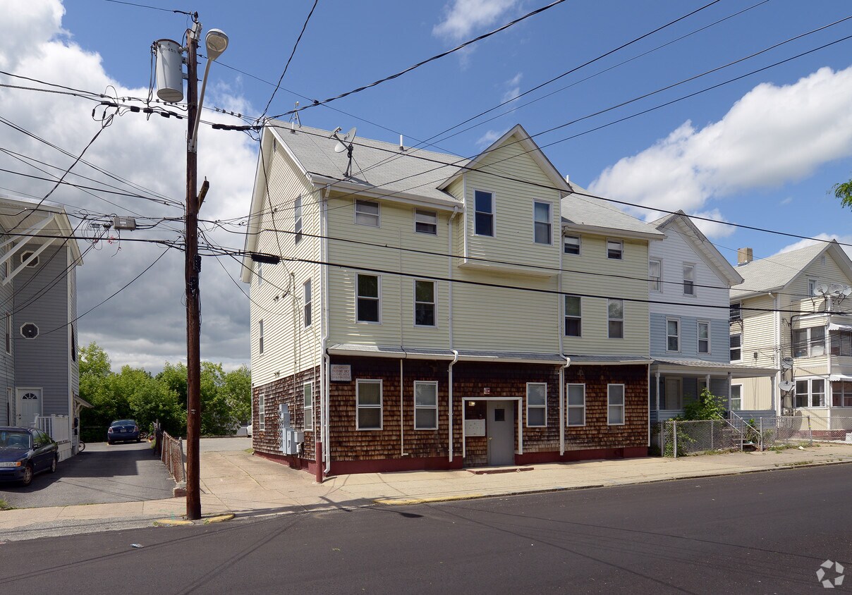 Primary Photo - 91 Hedley Ave