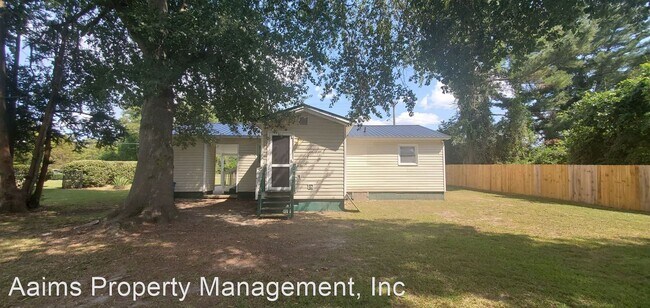 Building Photo - 3 br, 1 bath House - 1546 Strickland Bridg...