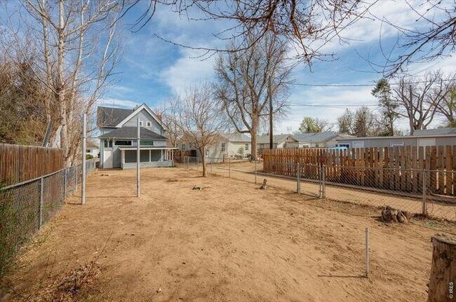 Building Photo - 2019 7th Ave