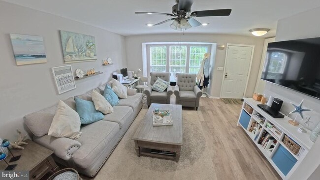 Foto del edificio - 16883 Toms River Loop