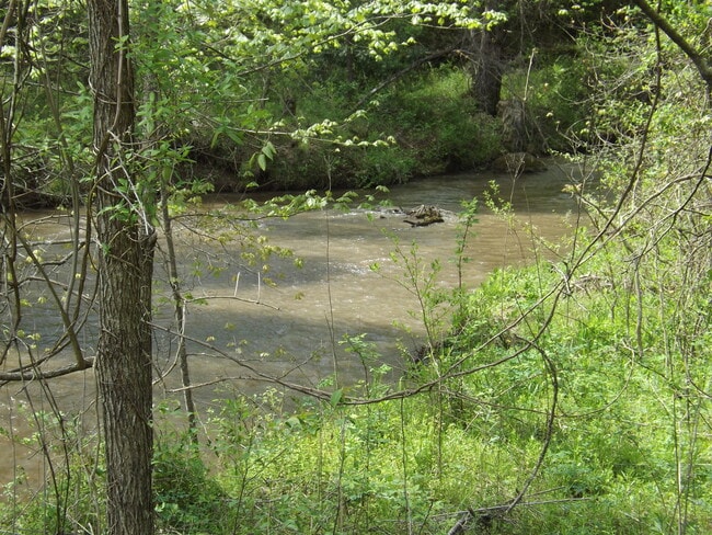 Building Photo - 3 Bedroom Home Close to WCU available 8/4/...