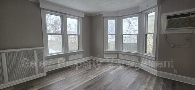 Foto del edificio - 724 Kinnaird Ave