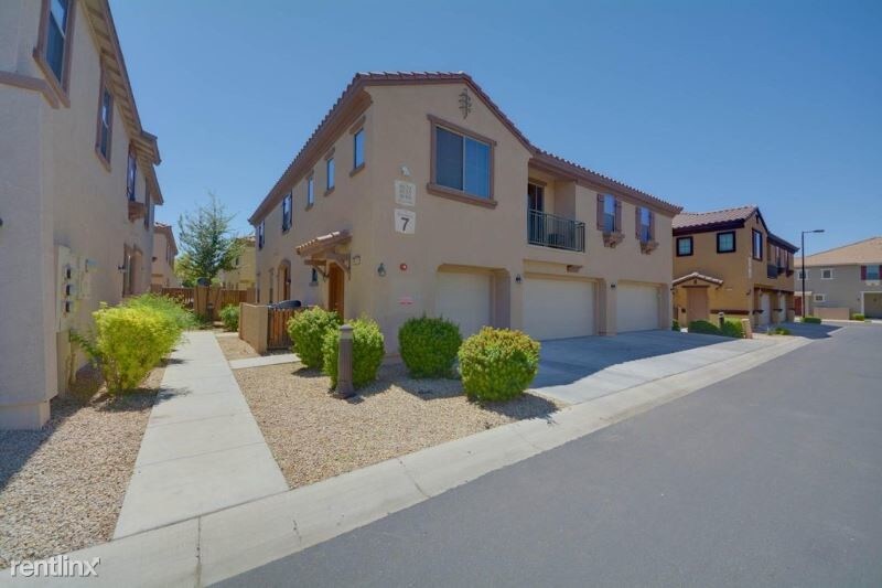 Primary Photo - 8155 W Lynwood St