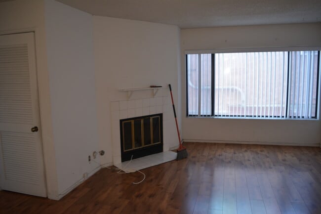 Building Photo - 14610 Erwin St