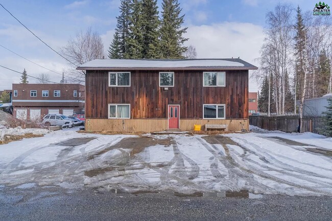 Building Photo - 615 Ginko Rd