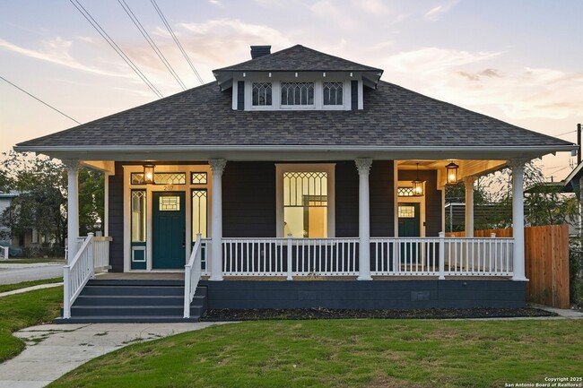 Photo - 207 Loretta Pl House