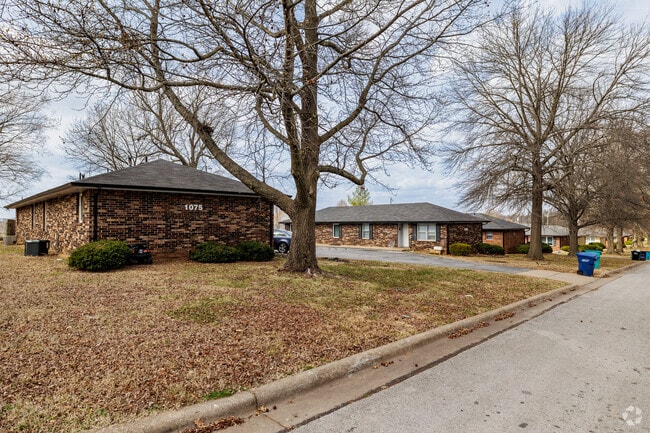 Building Photo - Lexington Apartments
