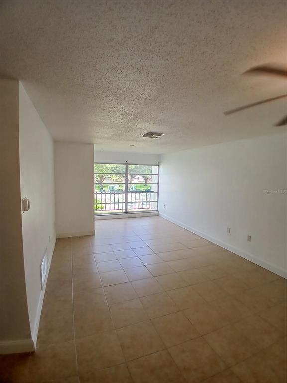 Foto del edificio - 2700 Bayshore Blvd