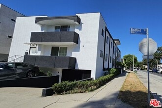 Building Photo - 8668 Gregory Way