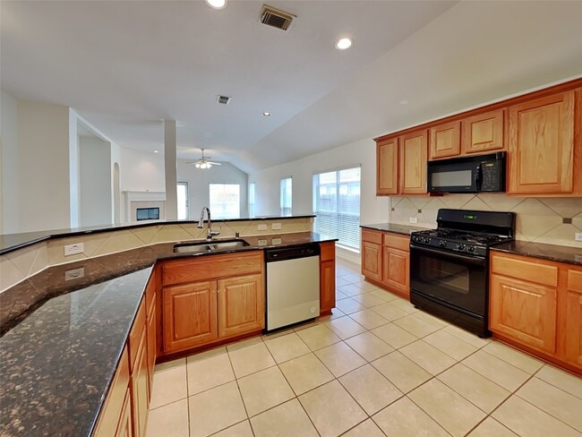 Building Photo - 6170 Galloway Ln