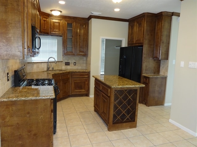 Building Photo - 2304 Evergreen Dr