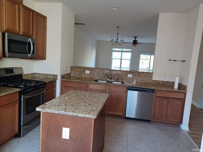 Building Photo - 742 Blossom Grove Dr