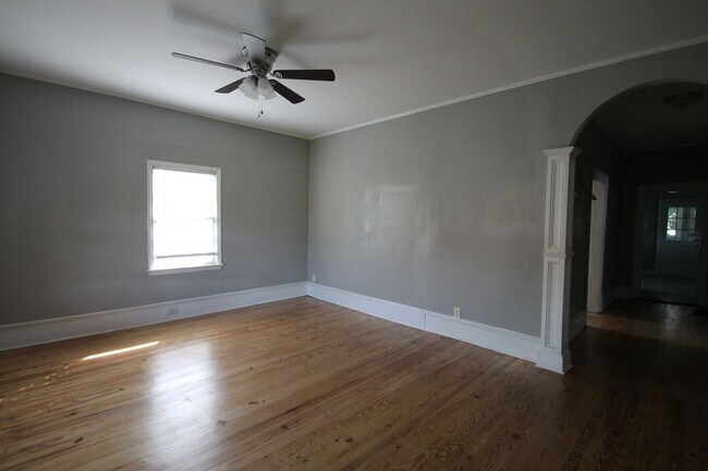 Foto del edificio - Exclusively Offered By Muse Realty, LLC