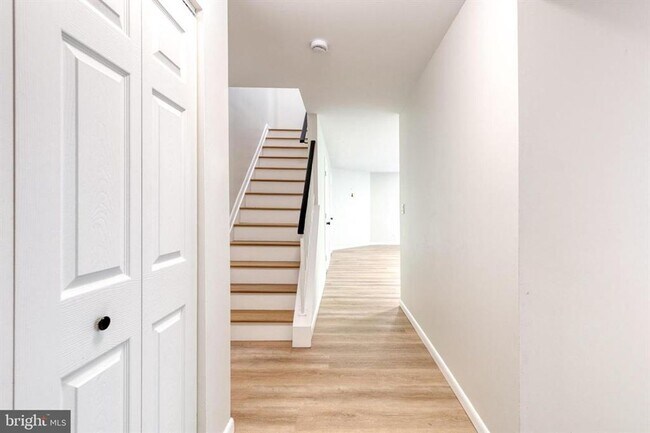 Foto del edificio - Welcome to contemporary luxury living in this beautifully renovated 2bd 2.5bth penthouse condo