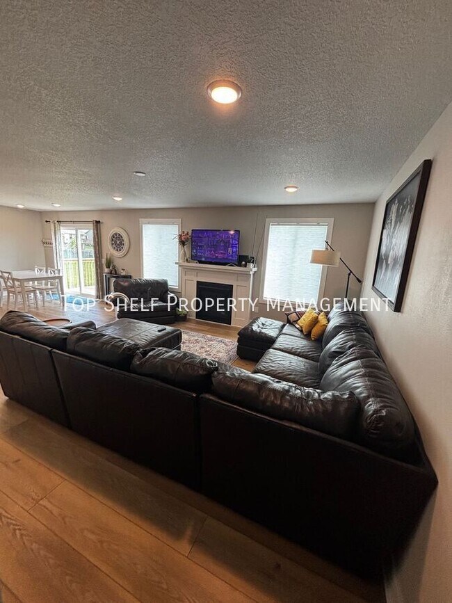 Foto del edificio - 3029 6th Ave SW