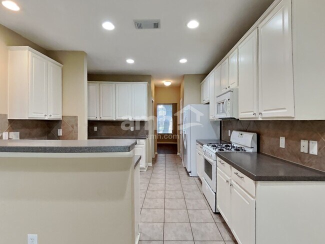 Foto del edificio - 1627 Buckingham Dr