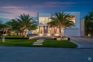 Building Photo - 420 Island Dr