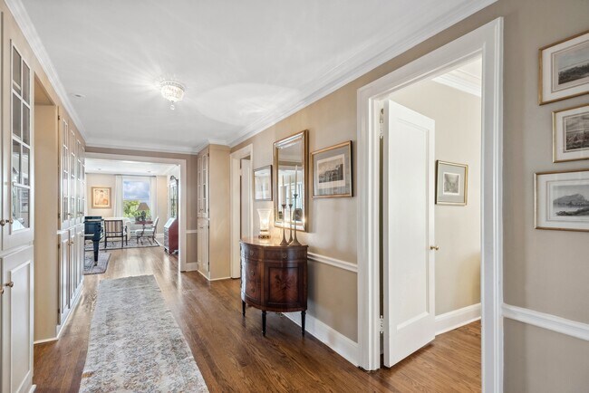 Foto del edificio - 3740 N Lake Shore Dr