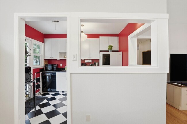 Foto del edificio - 1602 Felch Ave