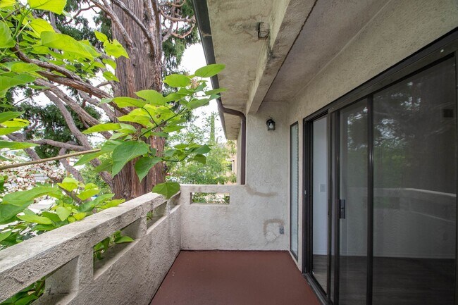 Foto del edificio - 10836 Kling St