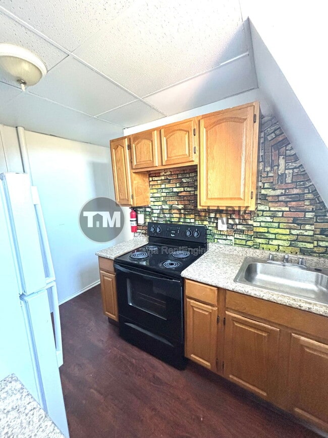 Building Photo - 1017 Lehman St