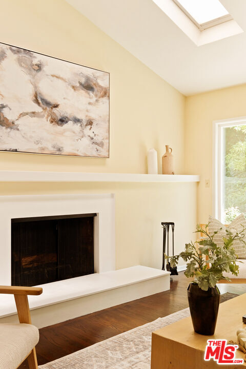 Building Photo - 3588 Mandeville Canyon Rd